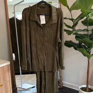 Olive Green Textured Pleated Two-Piece Set
